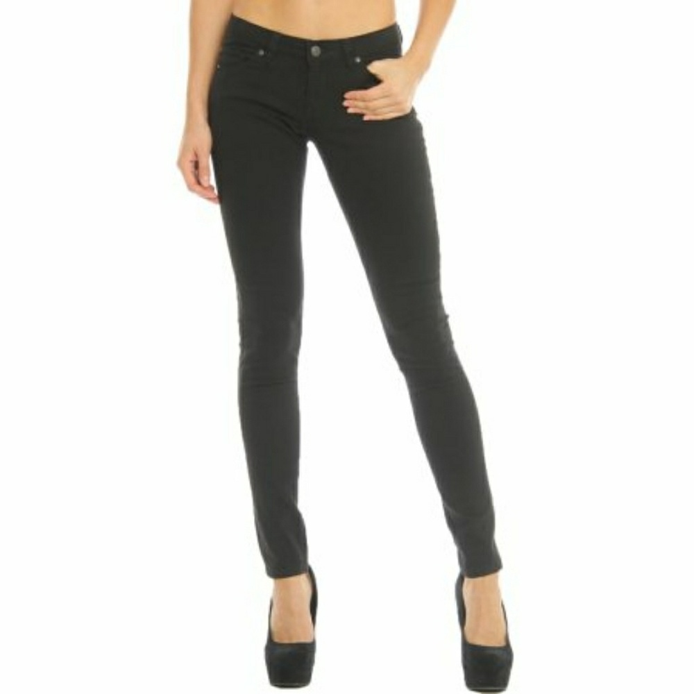 Juniors low rise skinny jeans
